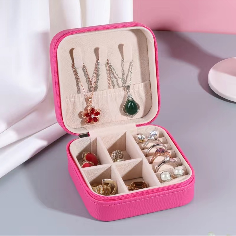 NWT Pink Barbiecore Jewelry Keeper